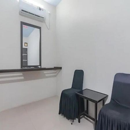 Отель Tw Penginapan Syariah Чианджур Экстерьер фото
